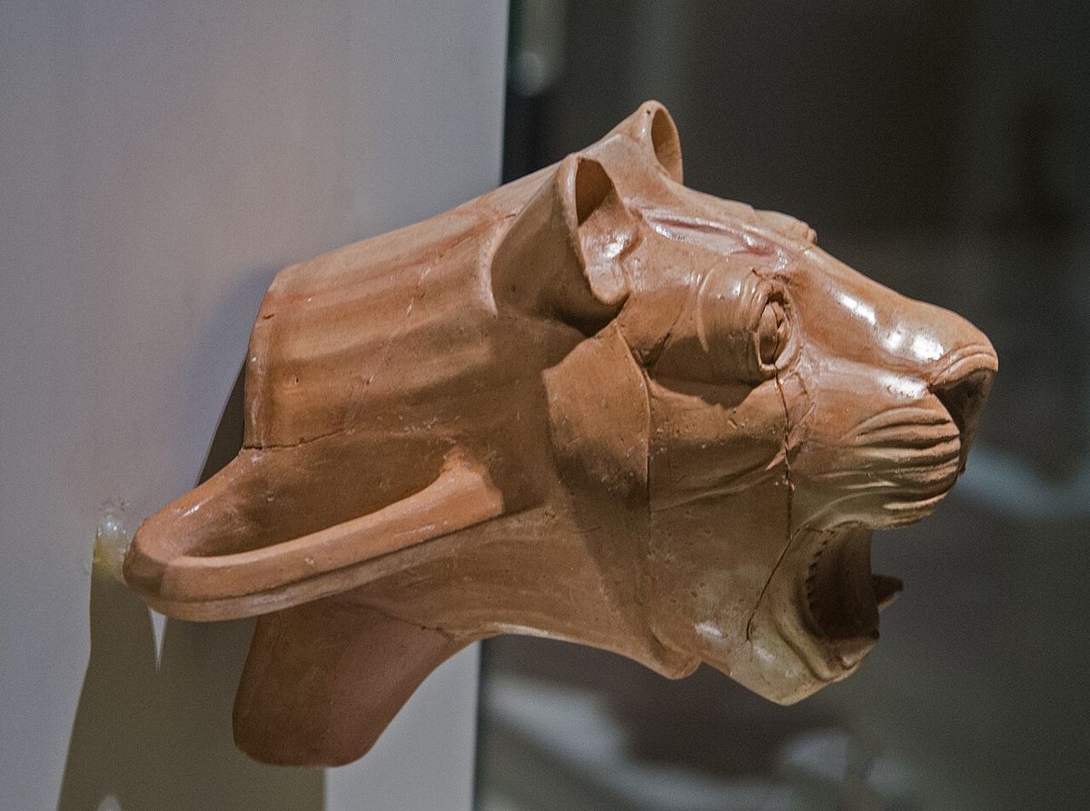 Keramická nádoba v podobě zvířecí hlavy z Kültepe, starověkého Kaneše (Neši). Muzeum anatolských civilizací, Ankara.