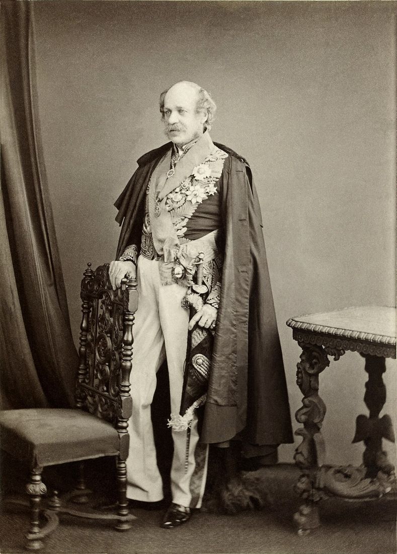 Henry Creswicke Rawlinson (1810–1895), britský důstojník a orientalista, který opsal Behistunský nápis.