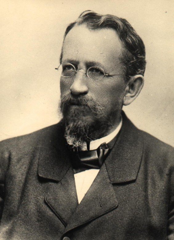 Jan Gebauer (1838–1907), bohemista, autor Historické mluvnice jazyka českého a prvních Pravidel českého pravopisu (1902).